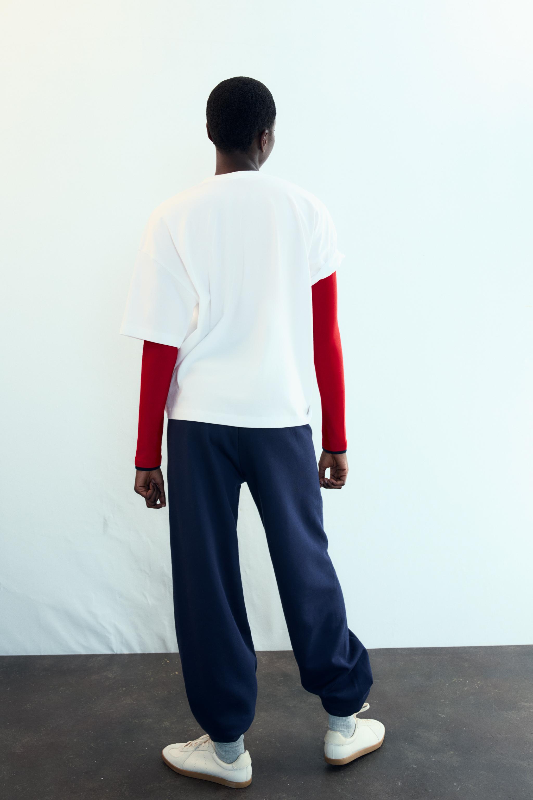 T-SHIRT À INSCRIPTION ET MANCHES COURTES